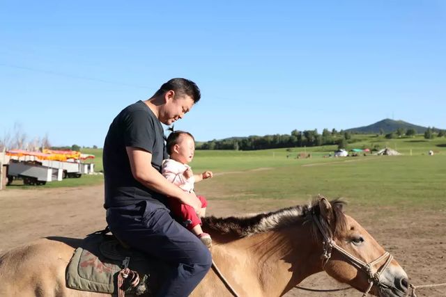 乾港集團高層草原自駕游