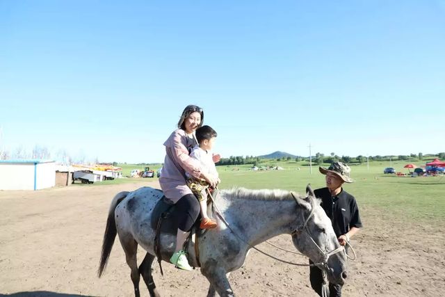 乾港集團高層草原自駕游