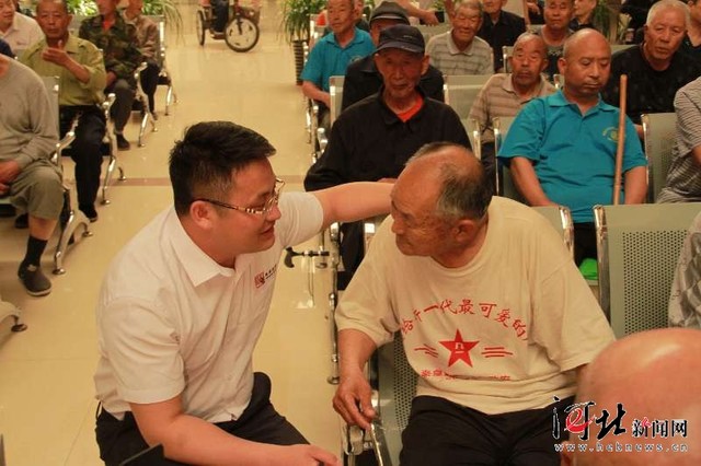 安俊峰尉問(wèn)敬老院